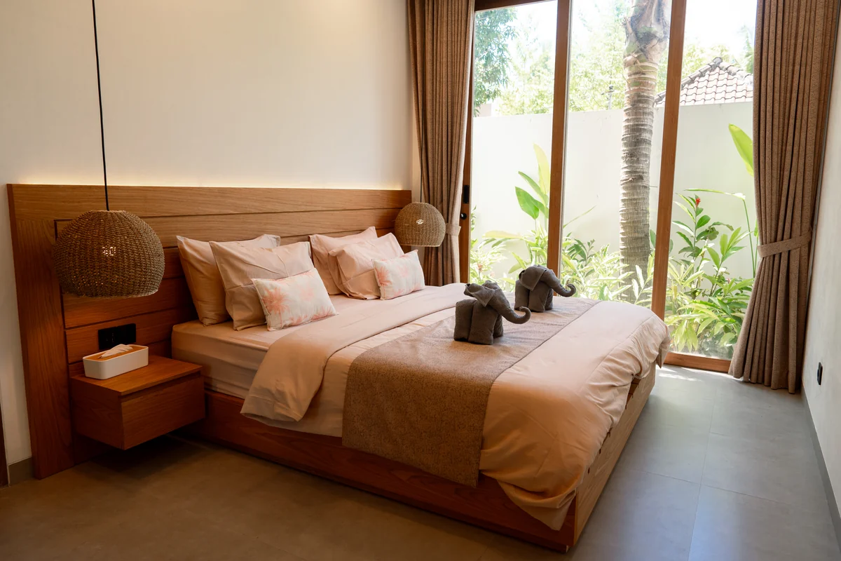 Villa Lembongan, Chambre et menuiseries en teck