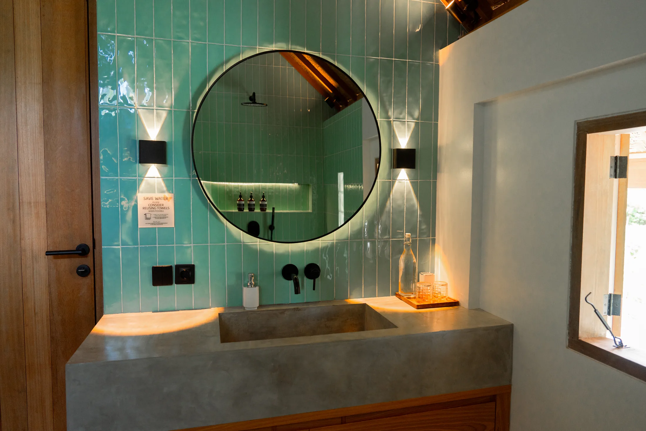 Salle de bain, faïence verte